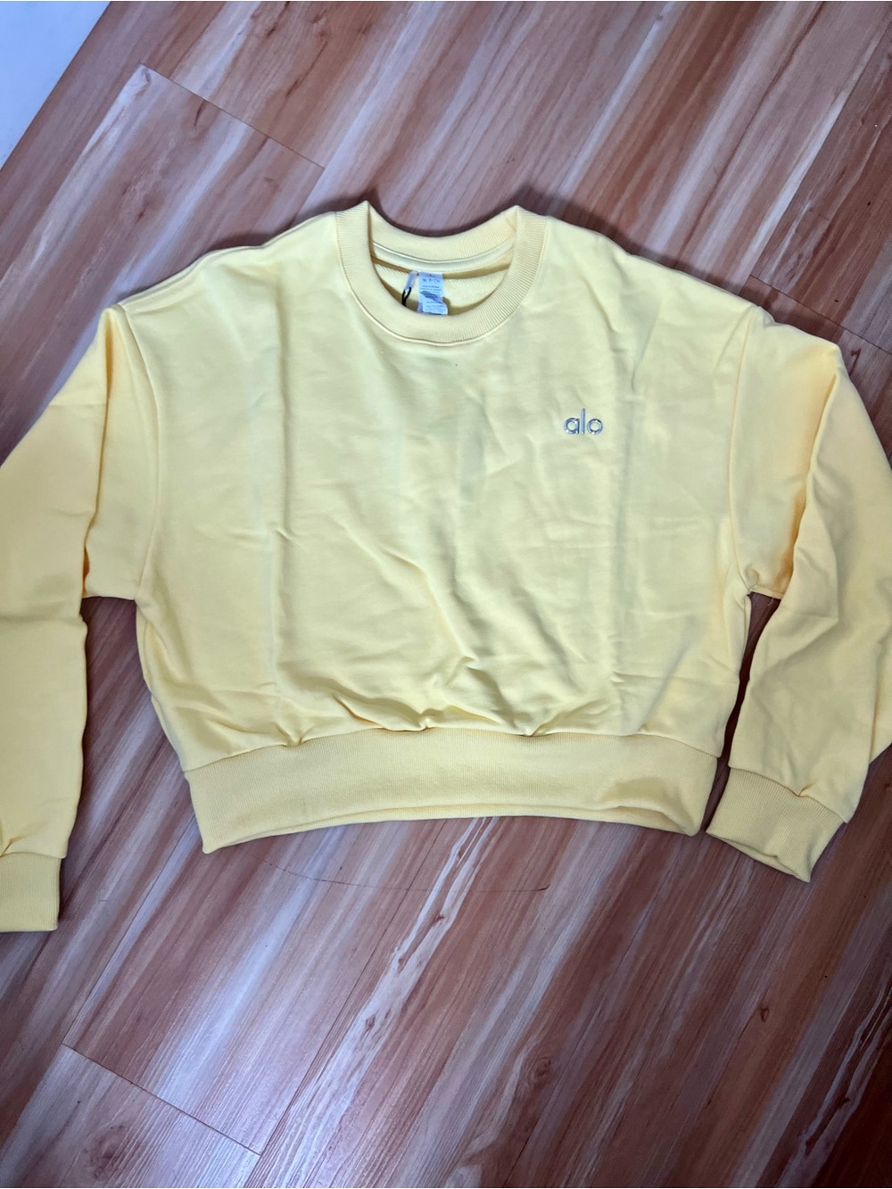 ALO Yoga Yellow Lounge Sweatshirt & Shorts Set - Picture 2 of 3